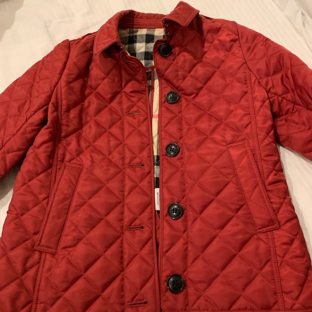 Burberry little girl quilted jacket in red.
